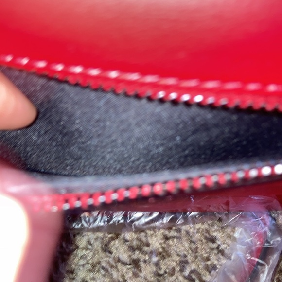 Simply Vera Wang Beautiful Red crossbody and matching wallet NWT - Picture 9 of 16